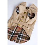 Beige oxford classic trencz dla psa with gold-tone buttons and plaid burberry check wool lining for dogs