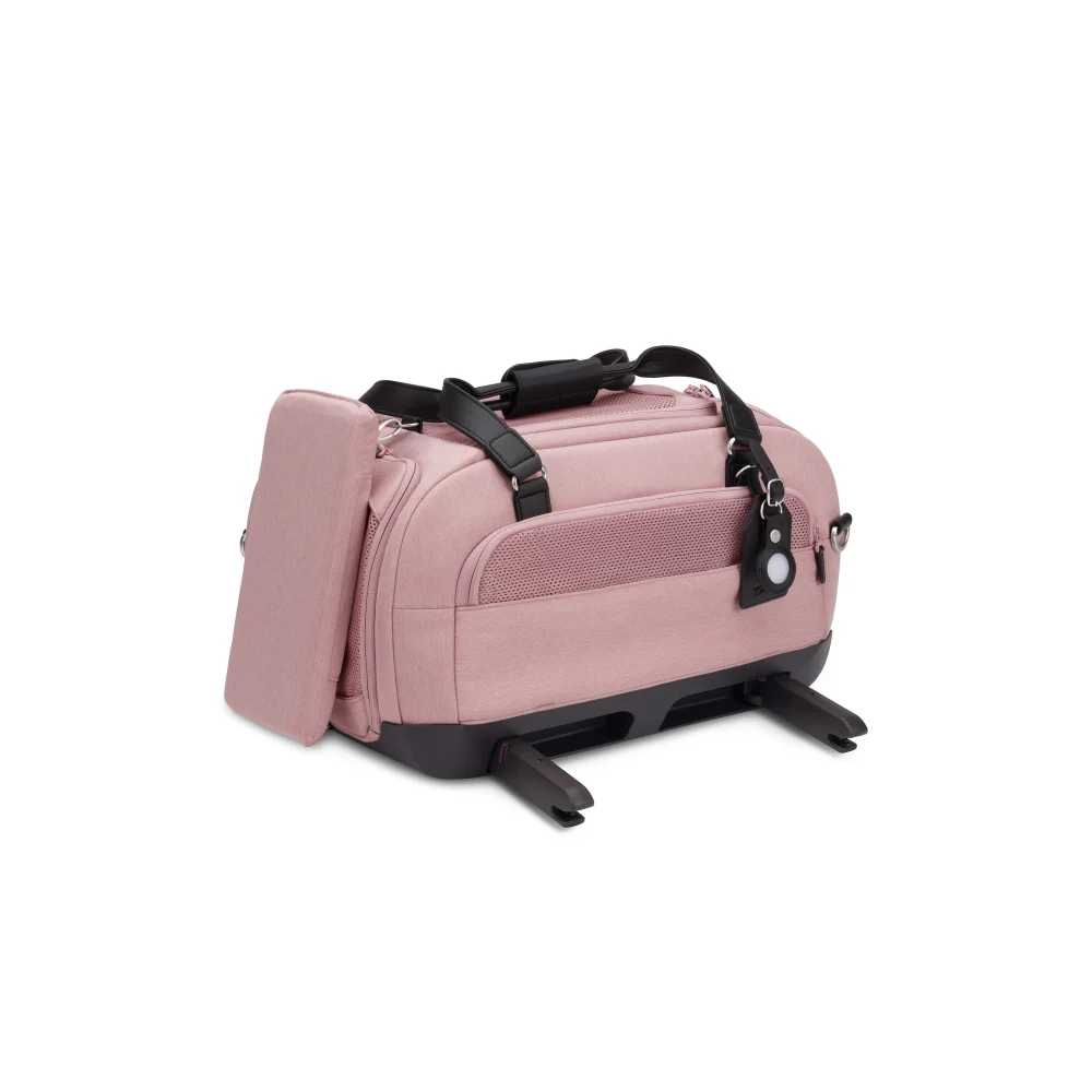 Różowy transporter lotniczy dupree ii sakura z czarnymi uchwytami i kółkami do 9 kg z funkcją isofix