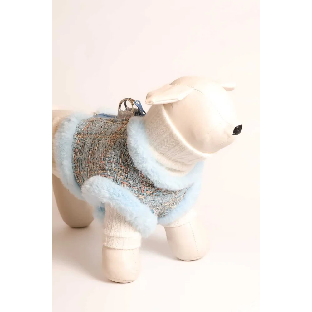 Light blue faux fur-trimmed tweed dog vest from zestaw 2w1 dla psa ręcznie wykonany for stylish warmth and comfort