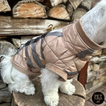 A quilted beige and gray kurtka przeciwdeszczowa pikowana dog coat with diamond stitching and gold-tone zipper pull for obwód klatki and obwód szyi measurements