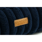 Legowisko palermo navy wykonane z ciemnoniebieskiej, pluszowej dzianiny prążkowanej z beżową skórzaną naszywką denzoo for animals