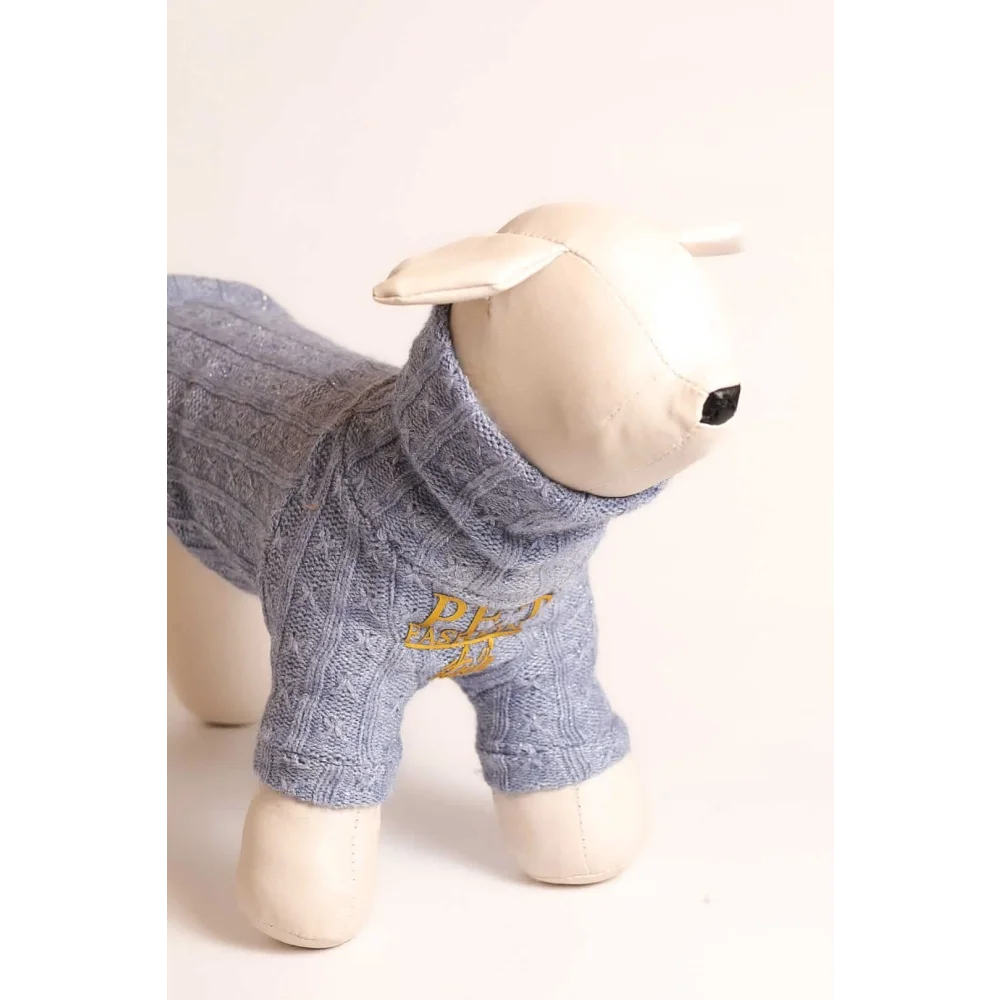 Blue knitted pet sweater with wywijany golf and gold embroidery designed for pet fashion etoile dla psa