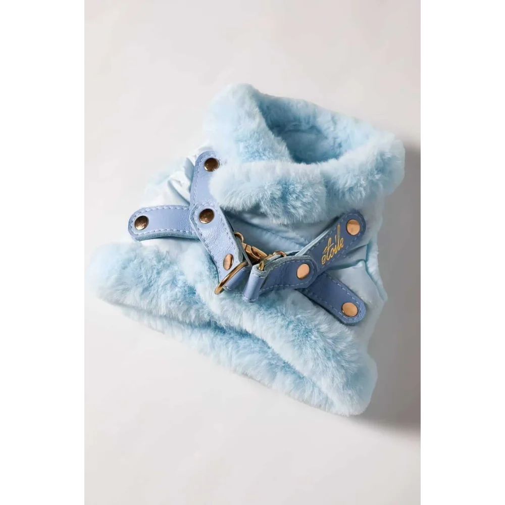 Light blue szelki bezuciskowe dog harness with leather straps and okucia pokryte 24k gold hardware by Etoile Anastazja Jaworska
