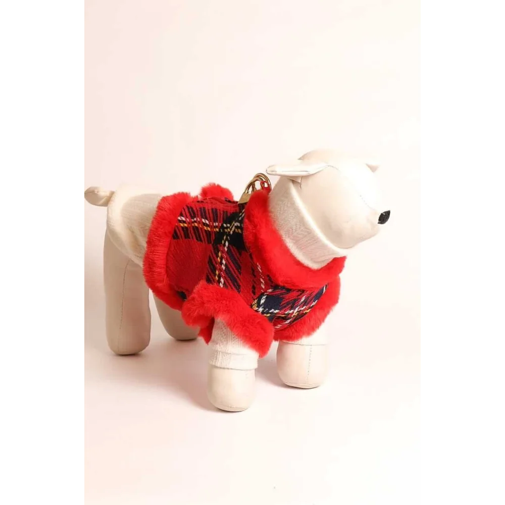Red plaid sweterek z naturalnej wełny with fluffy red trim designed dla małych ras dogs