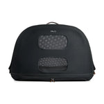 Czarna torba na kota z siatkowymi oknami i zamkiem błyskawicznym.