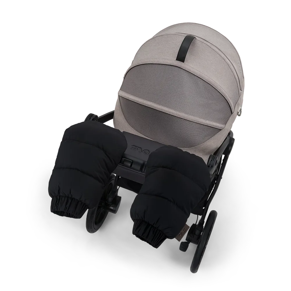 Beżowo-czarny wózek z ocieplanymi legwarmers rękawiczki zimowe tavo do wózka onyx czarne