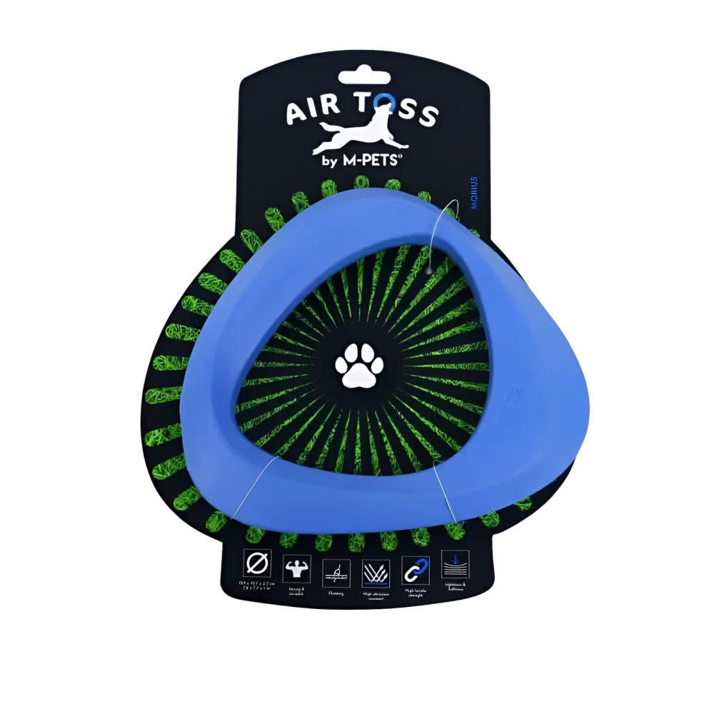 Niebieska trójkątna zabawka dla psa z zielonymi teksturowanymi krawędziami i białym odciskiem łapy w centrum, oznaczona jako ’air toss by m-pets’.