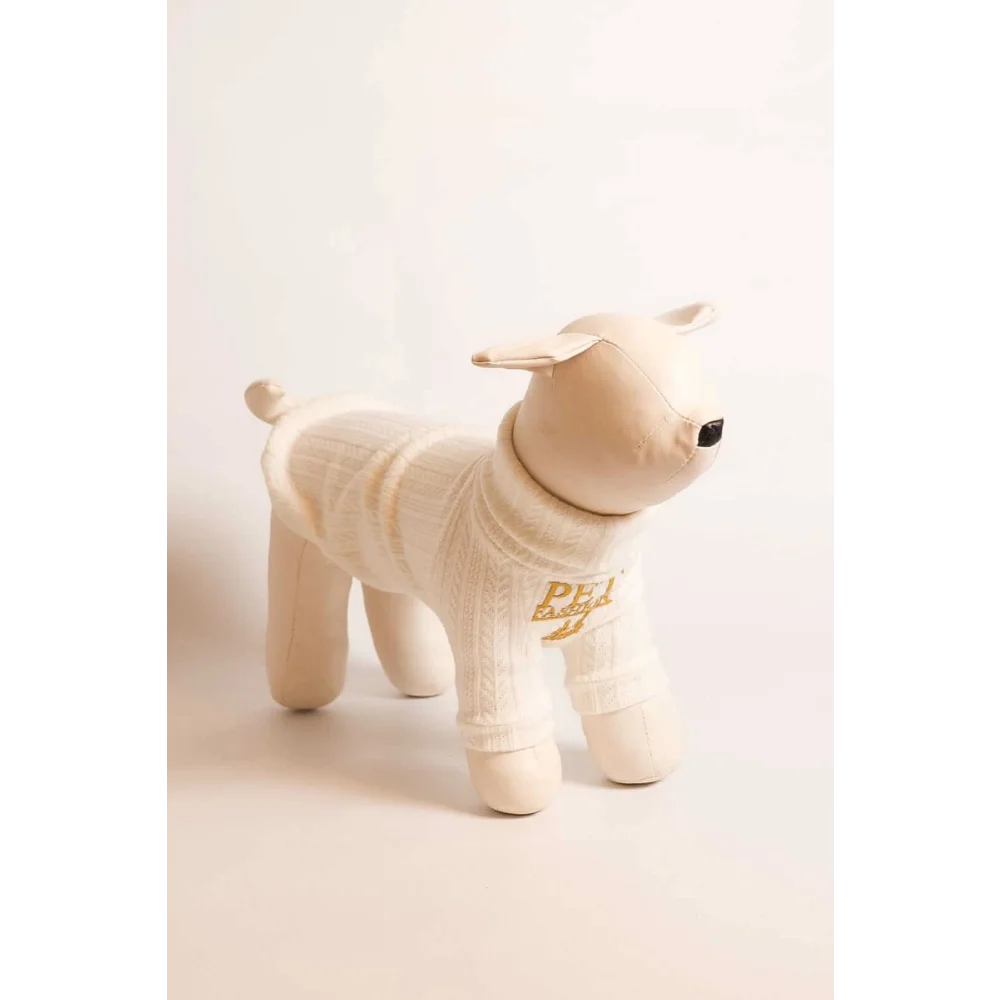 Cream-colored knitted sweater for dogs with ribbed cuffs and collar in zestaw 2w1 dla psa with bezuciskowe szelki