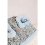 A cozy light blue and beige tweed handbag with plush white fur trim in a ręcznie wykonany zestaw 2w1 dla psa